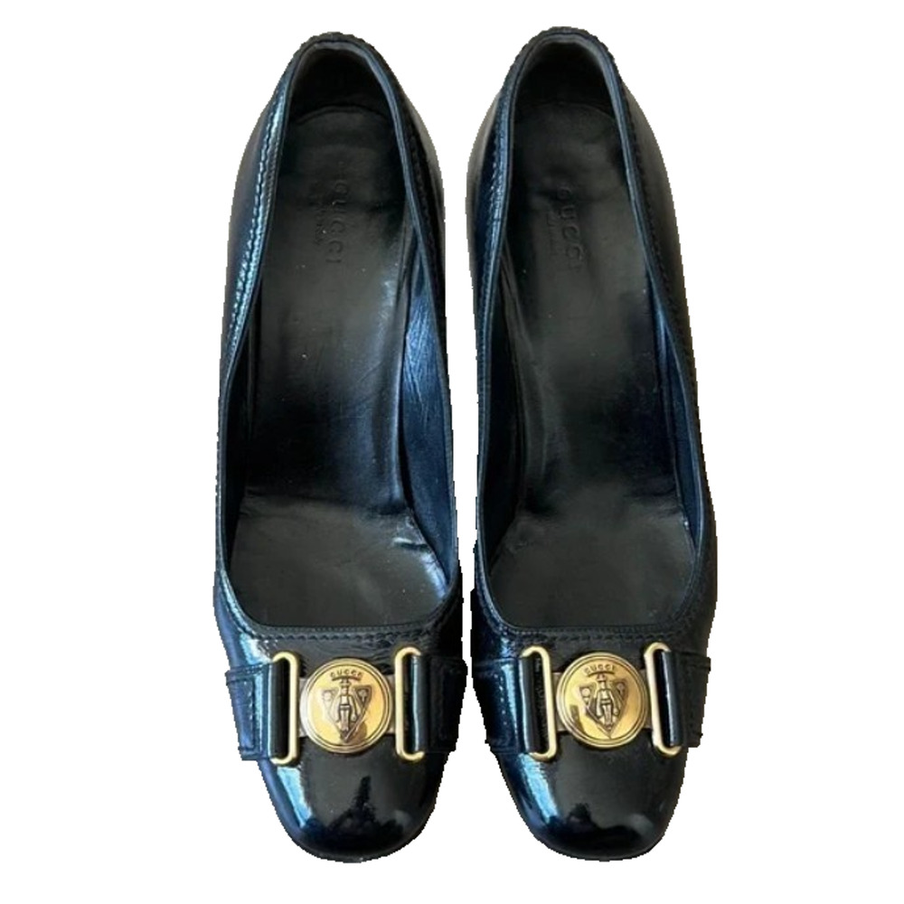 Gucci Hysteria Pumps Heels 9.5 B Black Leather Gold Medallion Logo Workwear Vnt